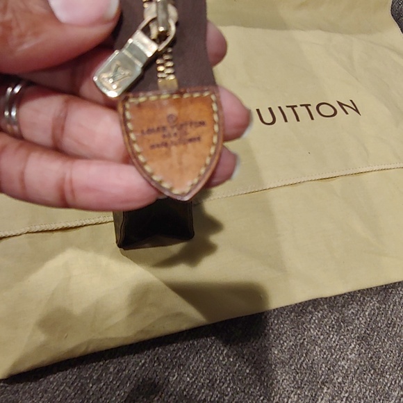 Louis Vuitton Toiletry 26 - Picture 6 of 8